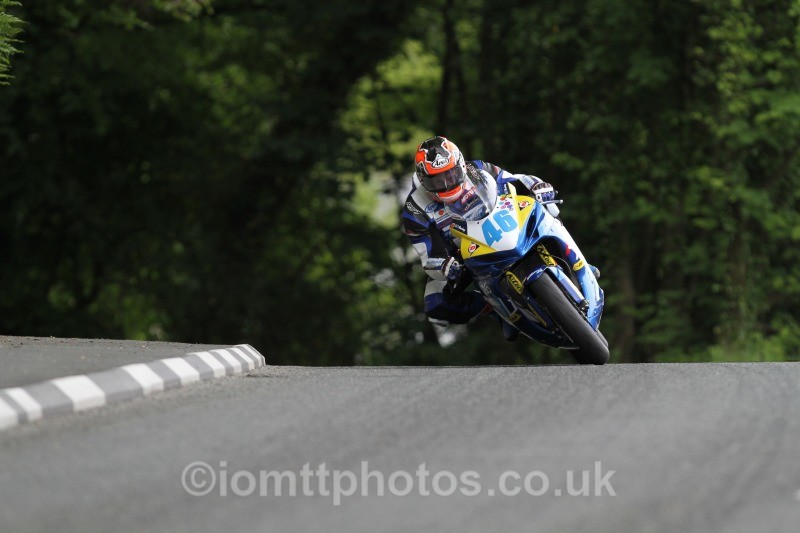 Stephen Thompson Suzuki / Thepeoplesbike.com/formwise - Monster Energy Supersport Race 1