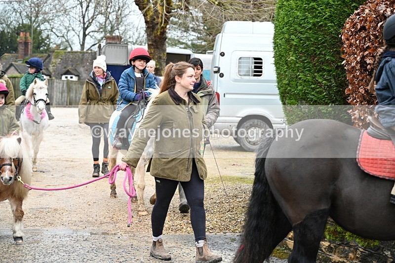 WJ7_9325 - Walk out..