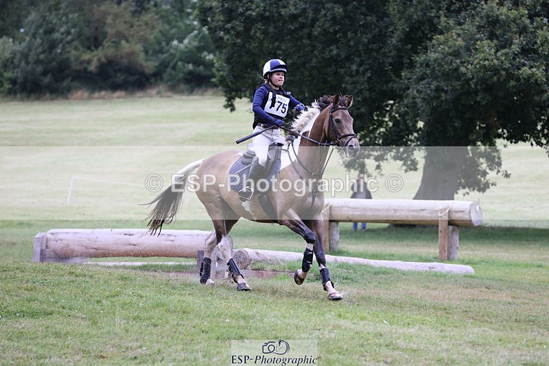 240825X-164445-37809 - 80cm XC 16.30 to 17.30