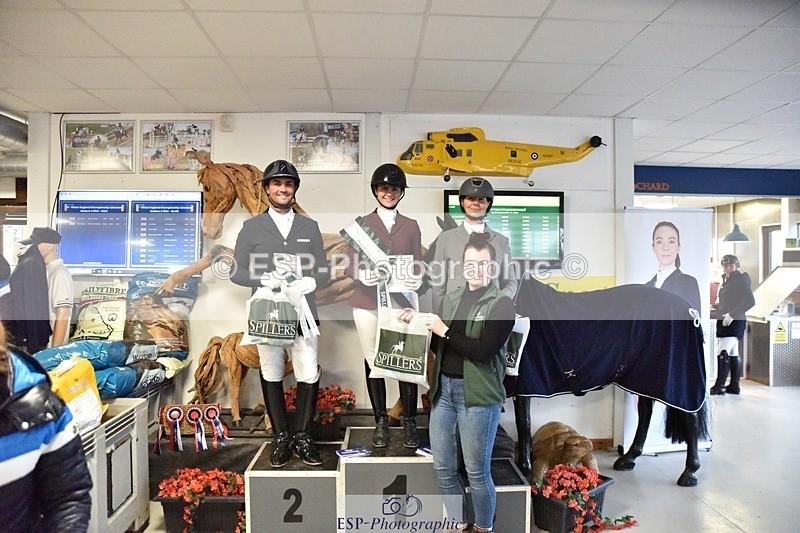 250214-153816-02623 - Freestyle Medium Gold Presentations