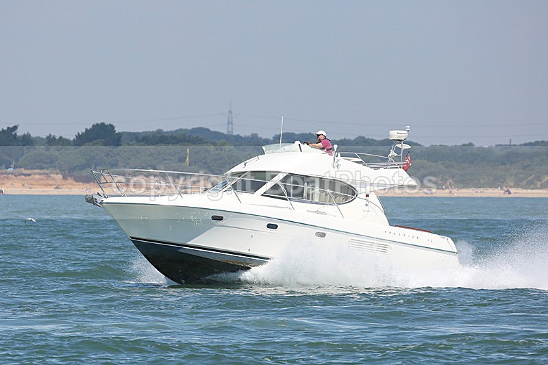 160723 SEA JADE - JEANNEAU PRESTIGE 32 Y92A7254 - Flybridge Cruisers