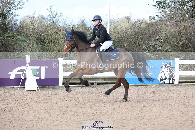 240223A-115125-00967 - Cls 4 Snr 1.05m Open