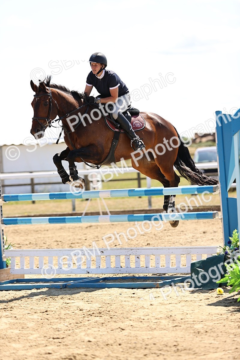 SBM_015026 - Class 15 - Senior Newcomers - 1.10m Open