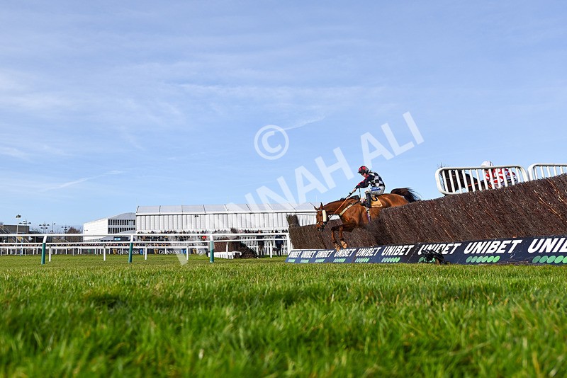 250125-Race 3-Moon DOrange-0337 - Race 3