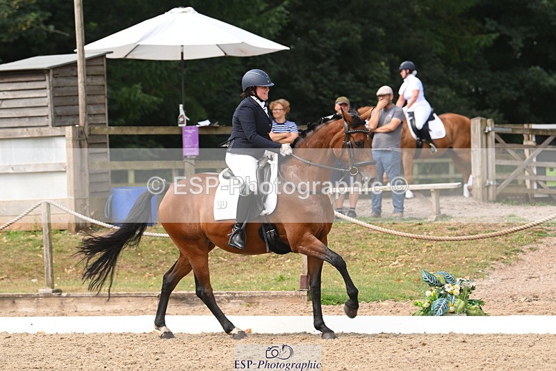 250719A-105032-04053 - 134-Carly.Moore-Taylors.Park.De'.Debutant