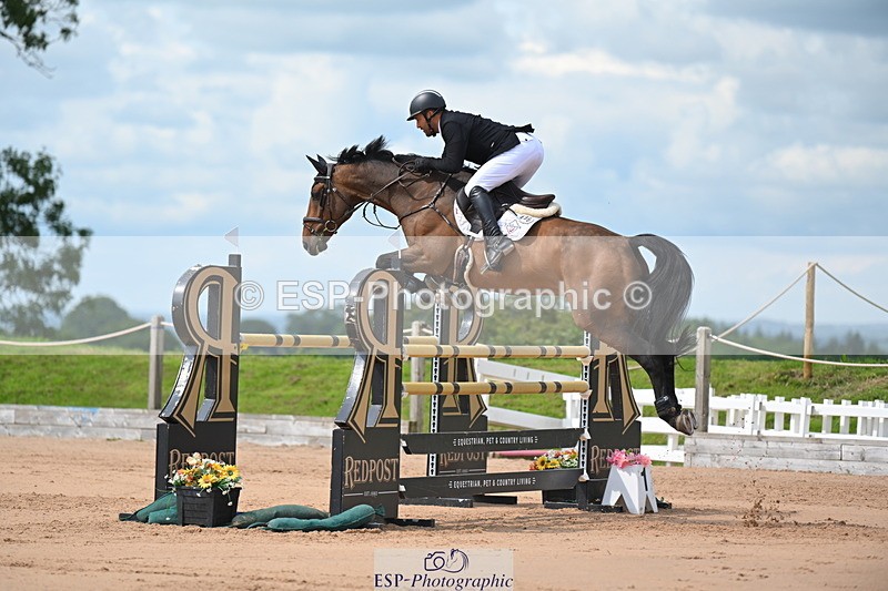 230721A-110302-05533 - Cls 6, 2 Star Medium 1.35m