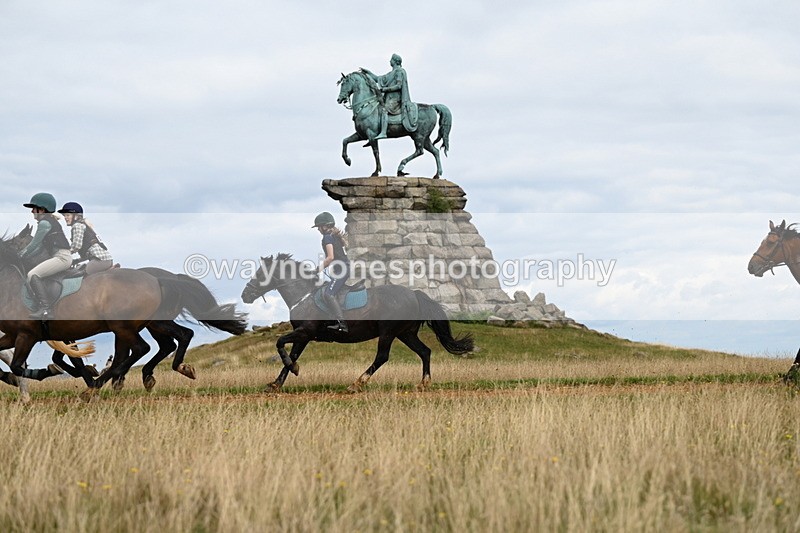 DSC_6416 - Time at Statue 12:17 to 12:44