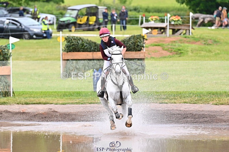 250524A-104704-09407 - A-065-Beatrice.Montgomerie-JAG.WOMANIZER.LADY