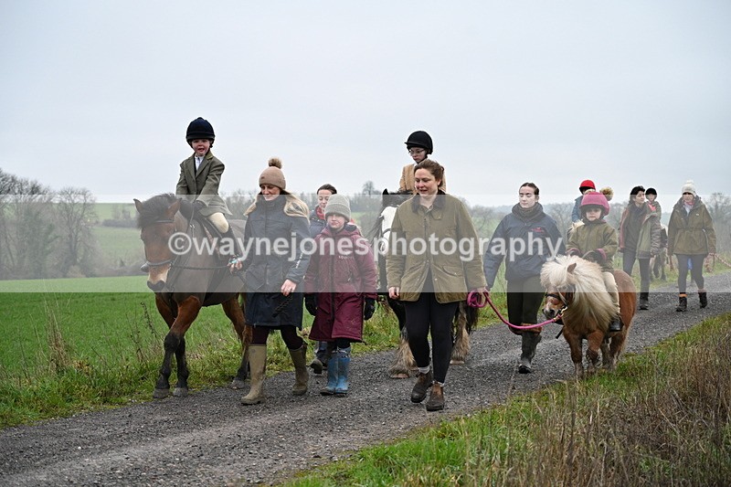 WJ7_9830 - Walk out..