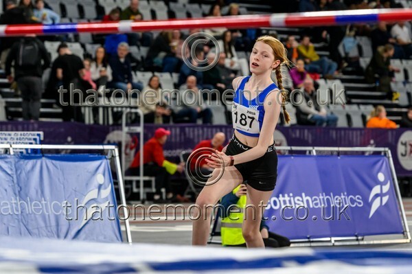 AgeInd25SUN-914638 - Field Female