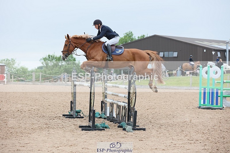 250524-130435-04900 - Cls 15 Snr Fox 1st Rnd