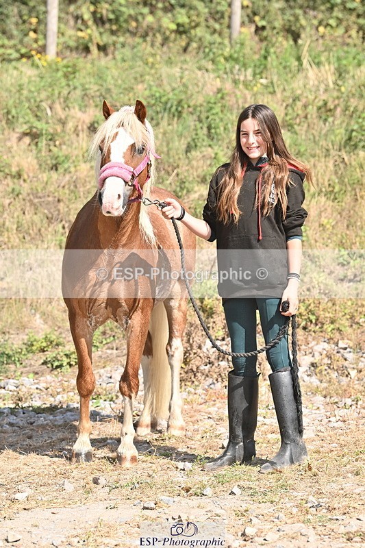 250821B-152206-00688 - Group C - Laraine