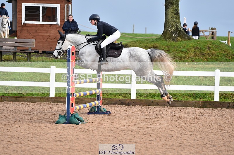 231203A-125832-01247 - Cls 9+10 Children on Horses 1m & 1.10m