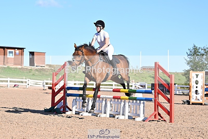 250708A-183920-00617 - 90cm Classes