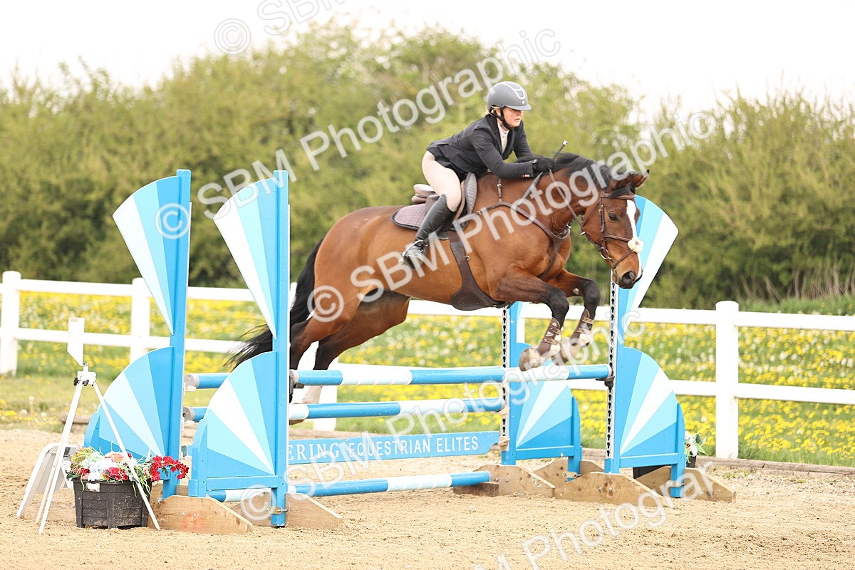  - Class 15 - Senior British novice - 90cm