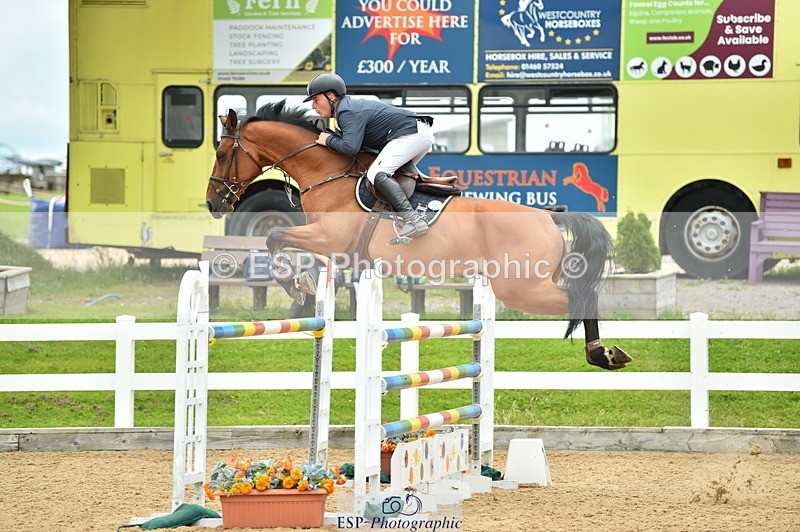 230720A-140918-03328 - Cls 21, 1 Star Gold 1.30m