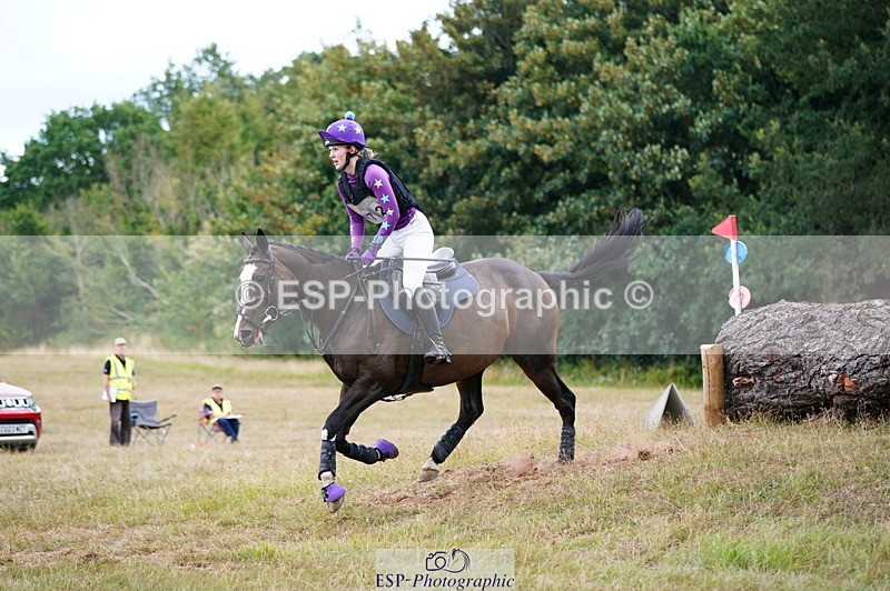 250802A-152344-07279 - F-272-Gemma.Wells-COMBE.BREEZE