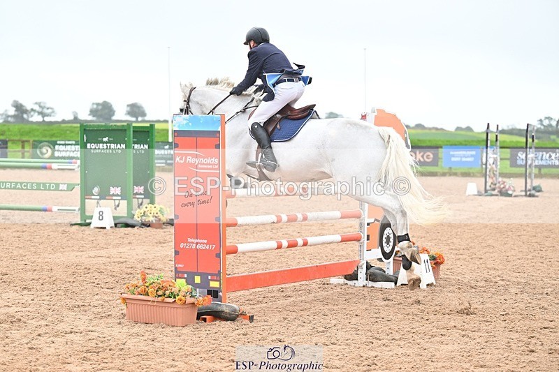 251003-121232-00673 - Cls 2 Newcomers and 1.10m