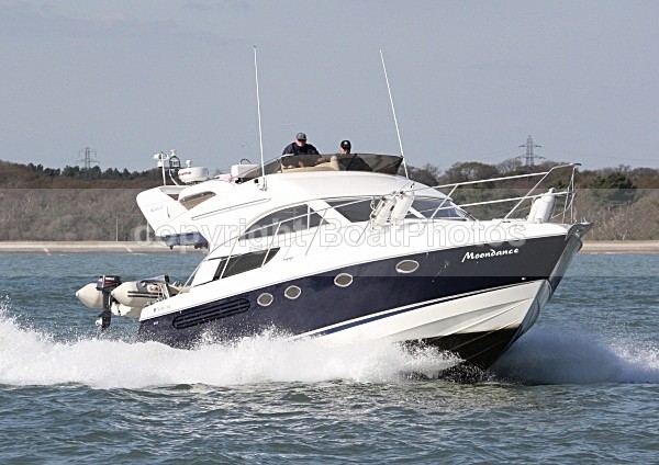 090413 MOONDANCE IMG_2730 - Flybridge Cruisers