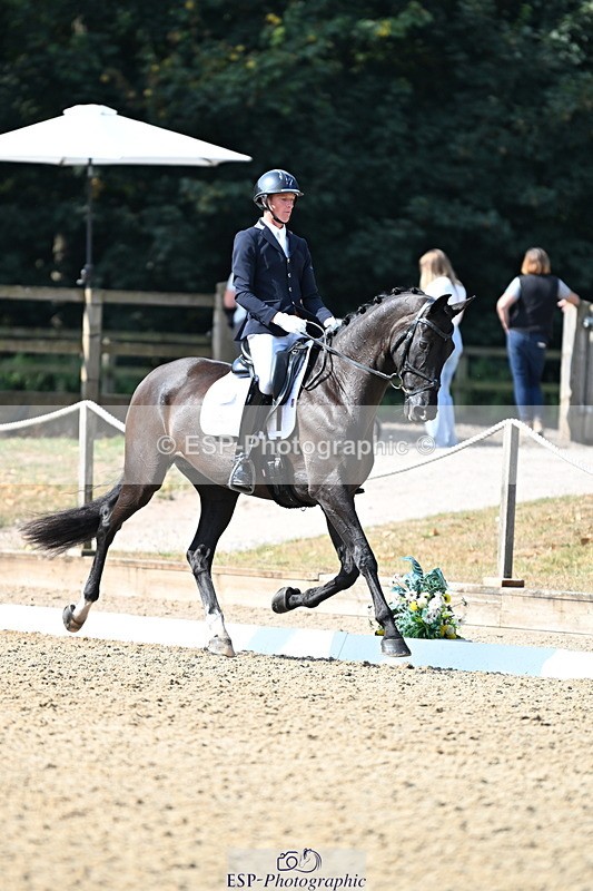 250810A-102435-05137 - 009-Ben.JamesClapton.Banks.Primadonna