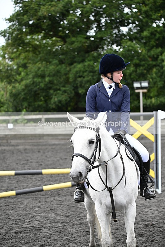 WJ6_0325 - Class 13 Novice 60cm