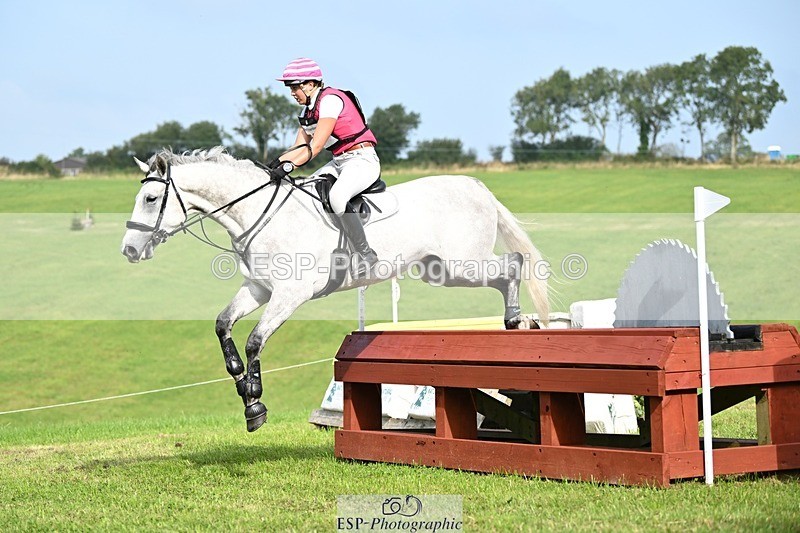 240831A-104908-00742 - 053-Lydia.Steele-FOLLYS.HERO