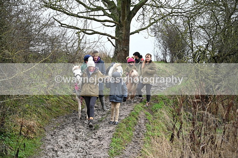 WJ7_9581 - Walk out..