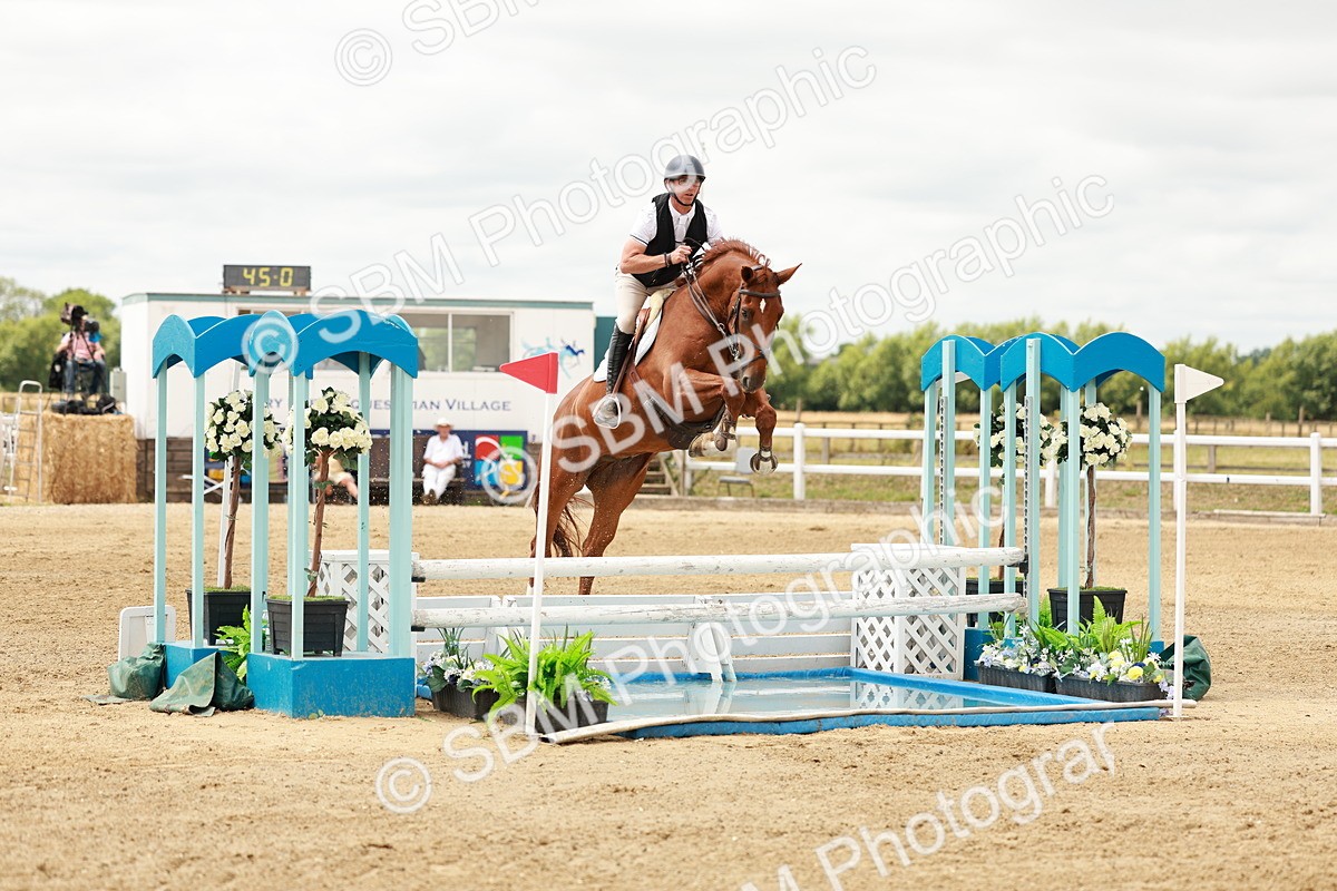 SBM_018280 - Class 21 - Senior Newcomers Championship 2d Rd