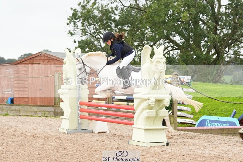 250920-155101-01512 - Cls 21 Pony Intro 80cm Derby