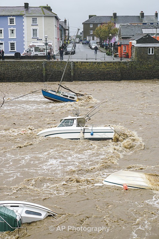 ACP04766-1 - Aberaeron Harbour, during storm Callum 13/10/2018