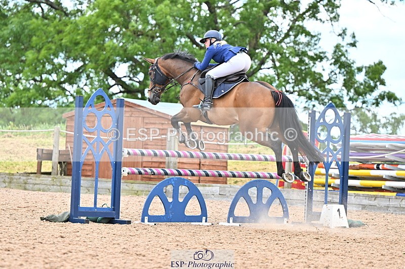 240608A-132752-02553 - Cls 4 Snr Newcomers and 1.10m Open