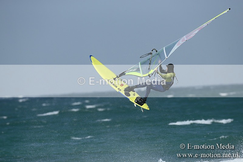 WS 020413-110 - Windsurfing