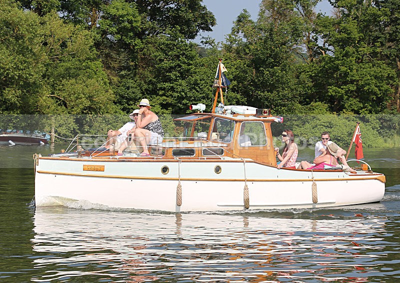 130706 CREST WT7A2342 - HENLEY ROYAL REGATTA - Saturday 6th July 2013