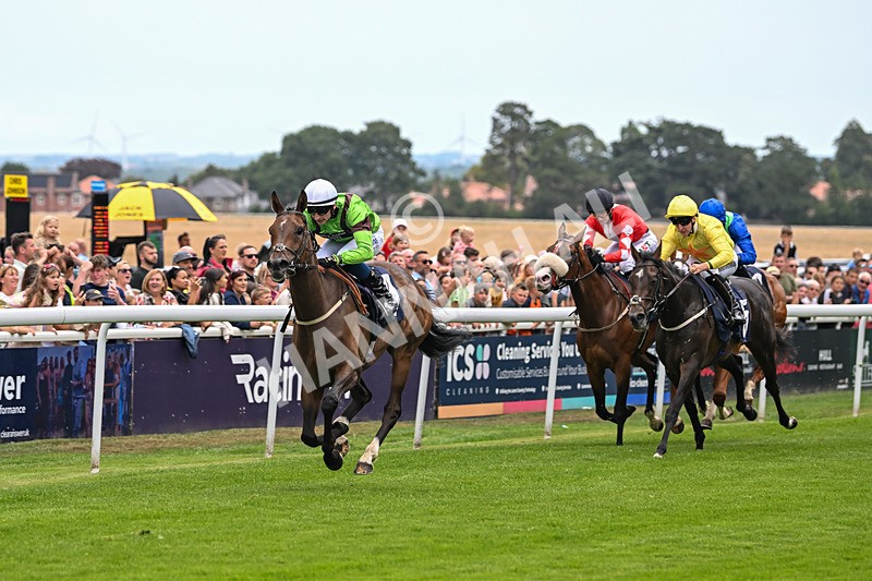 290725-Race 2-Queen Roslyn-9766 - Race 2