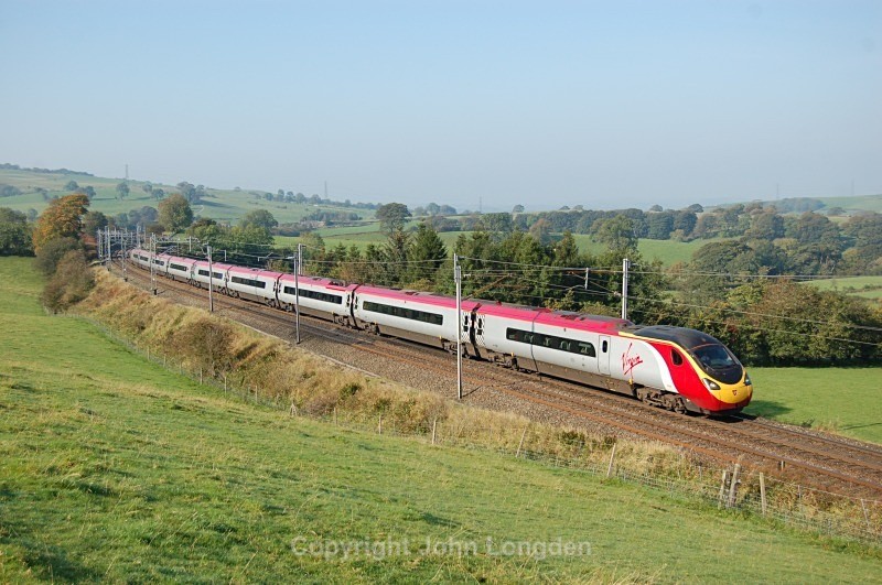 28.9.11 390037 07.30 Euston - Glasgow, Thatchmoor Head - West Coast Main Line (north to south)