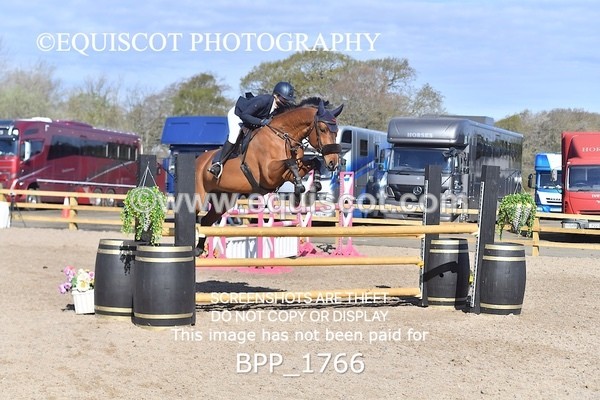 BPP_1766 - CLASS 18 SUN Senior Newcomers/ 1.10m Open