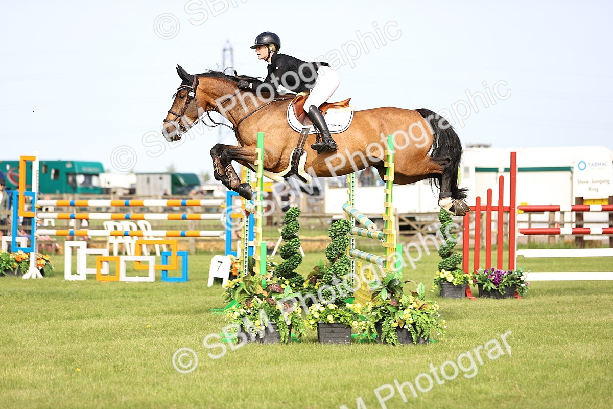 SBM_01195 - Class 200 - Martin Grant Homes Welcome Stakes 1.25m Open