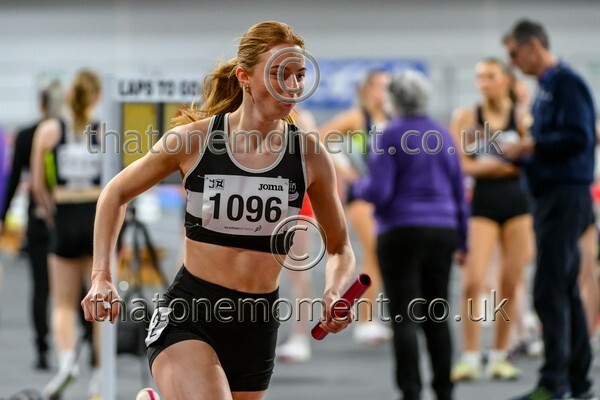 CombiMast25-925579 - Track Female Set One