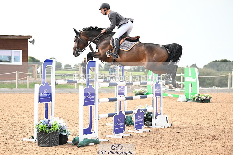 240912A-160117-02403 - Cls 6 National 1.40m Open