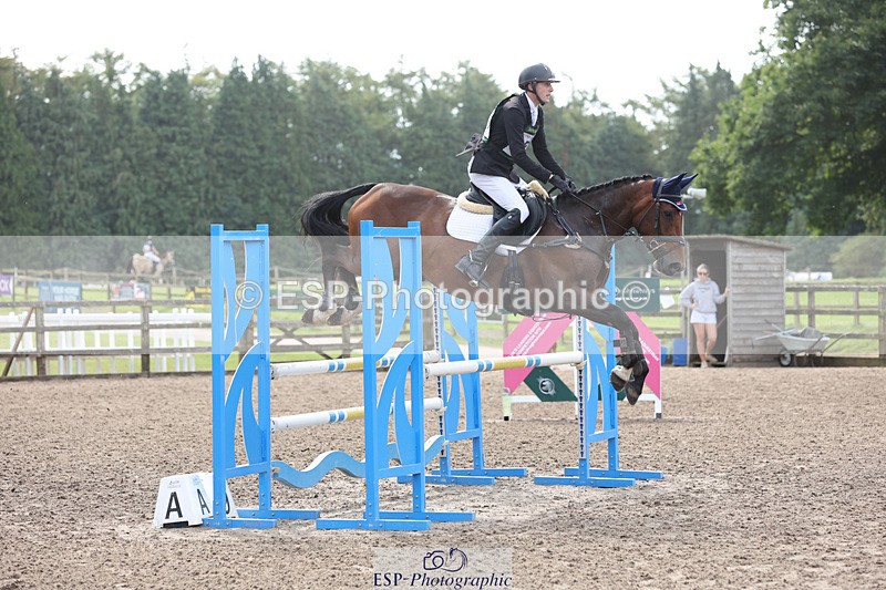 240804-100923-10917 - 359-Max_Forster-HOLD_ON_MY_HEART