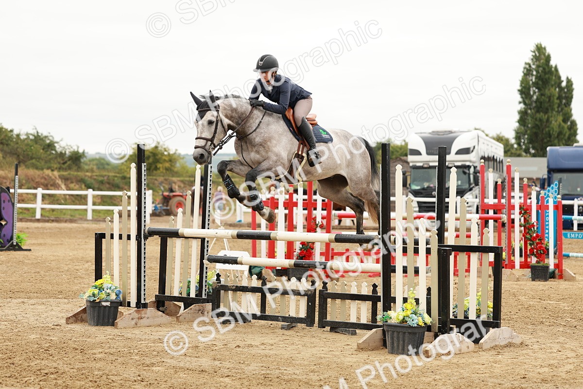 SBM_016609 - Class 20 - Senior Newcomers - 1.10m