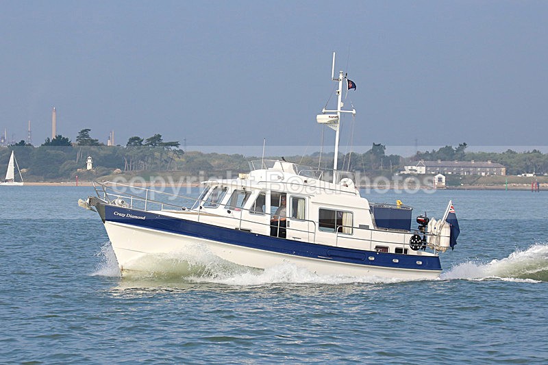 151003 CRAZY DIAMOND - HARDY WT7A4581 - Flybridge Cruisers