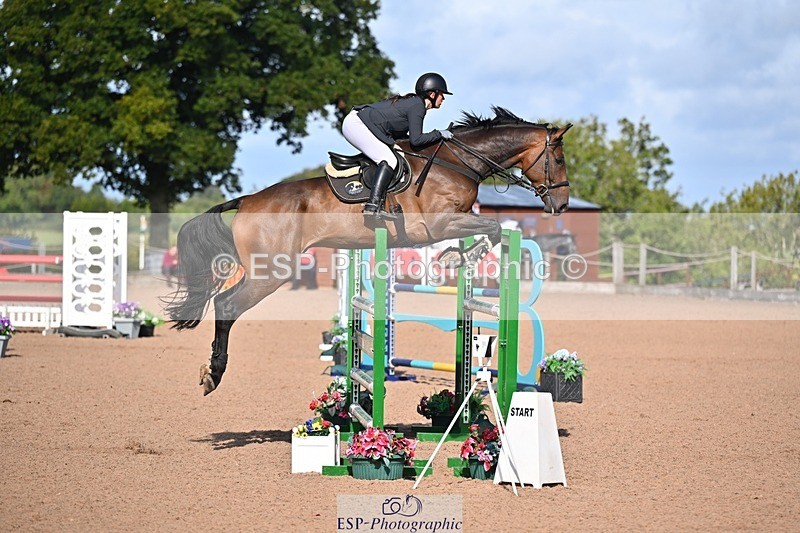 250912-102455-03900 - Cls 15 Snr Foxhunter