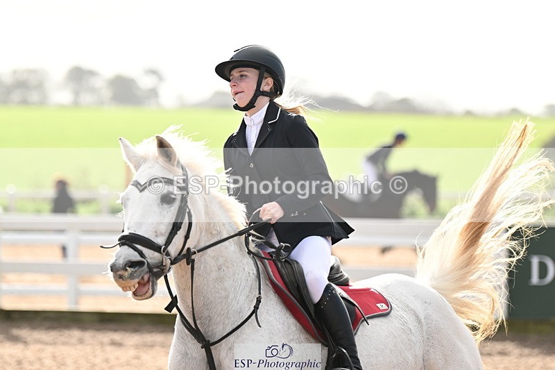 241026A-115434-00826 - SAT Cls 8 Pony Discovery and 90cm Open