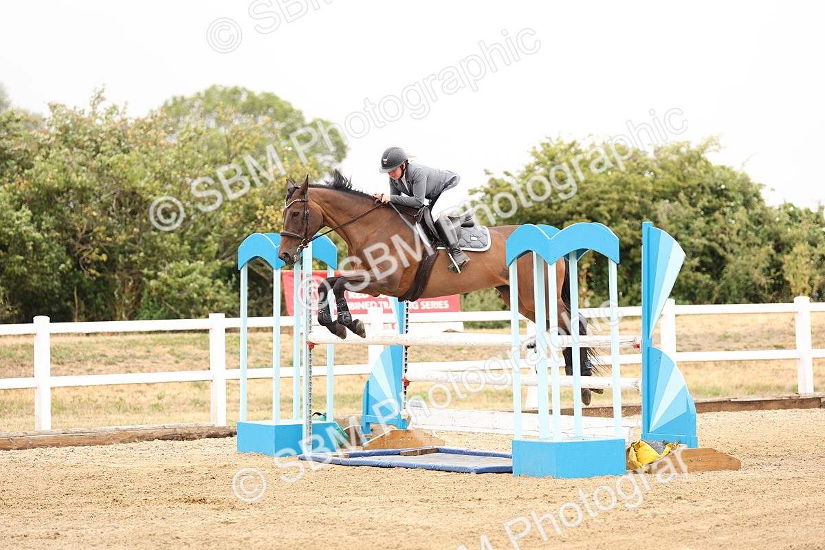 SBM_024003 - Class 6 - Senior Newcomers 1.10m