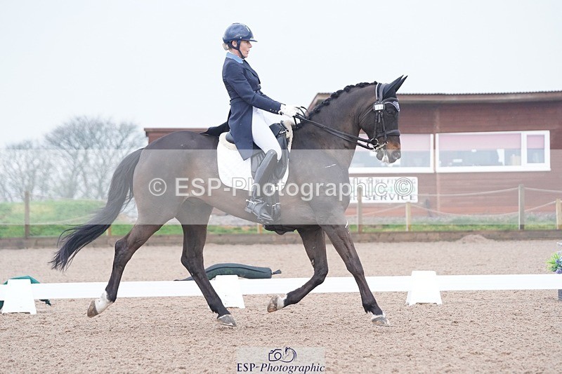 250404-081102-03705 - 018-Louise.Davison-Quamperfect