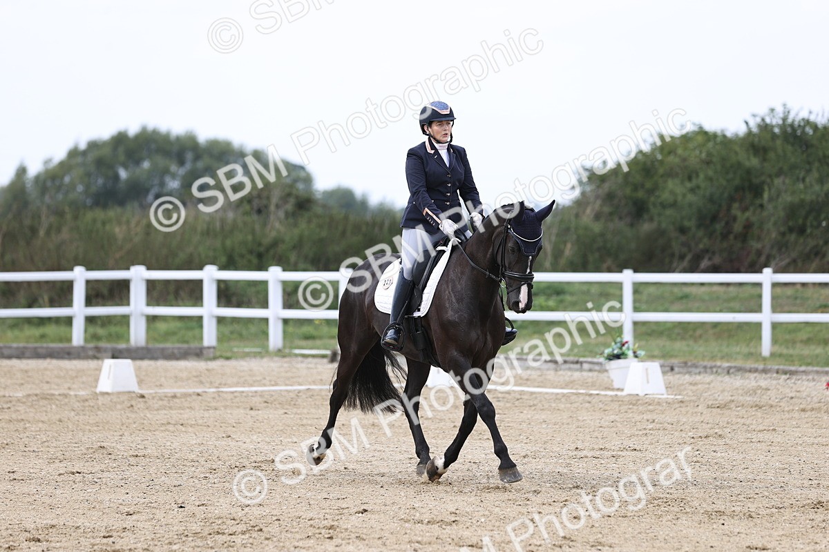 SBM_017562 - Class 14 - Novice 23 - 13.52-14.55