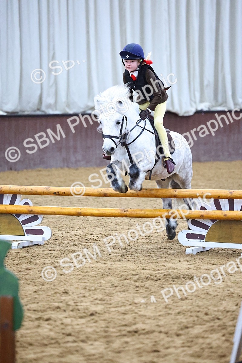 SBM_003122 - Class 35 - 60cm Training Stakes