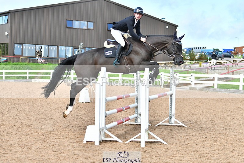 230819A-160826-01124 - Cls 33 1.05m Amateur Qualifier