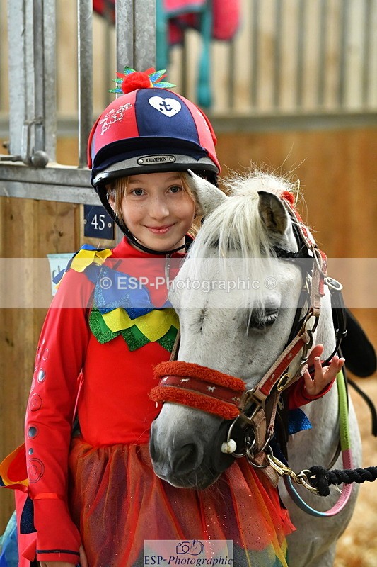 230804A-094644-02191 - Stable Shots